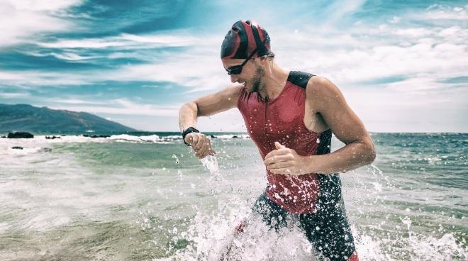 5 Sportuhren zum Schwimmen gehen