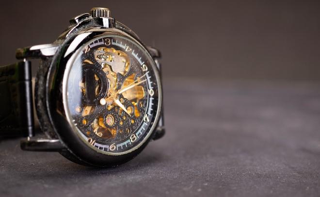 Unsere Top 5: Skelettierte Uhr für Herren