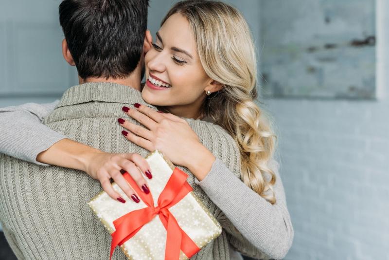 Die schönsten Damenuhren und Herrenuhren zu Weihnachten 2021