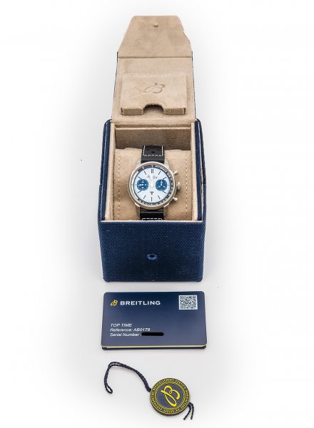Breitling Top Time B01 Triumph Breitling Top Time B01 Triumph