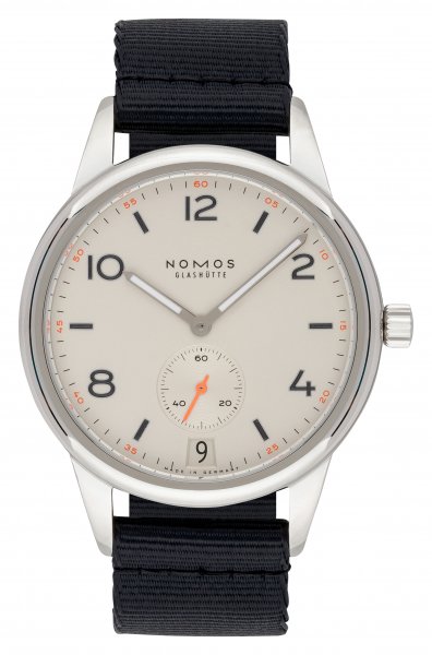 Nomos club automatic online