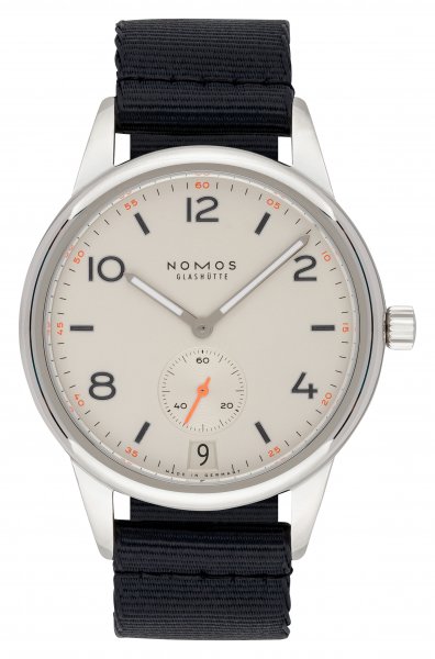 NOMOS Glashütte Club automatic date