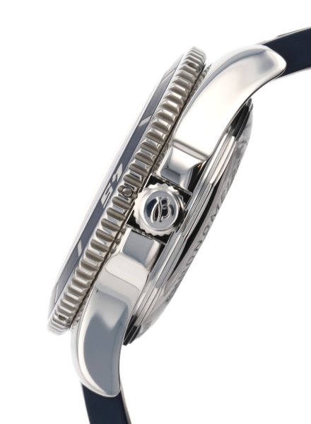 A173643B-C868-PLX501405_03