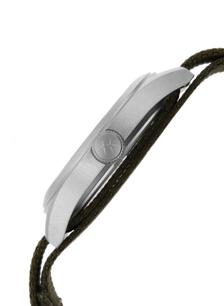 H69401930-PL129173_03