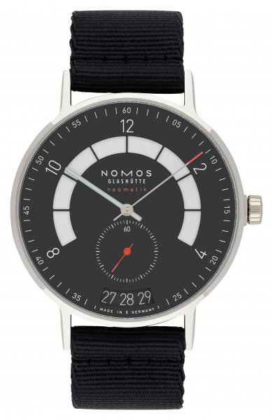 NOMOS Glashütte Autobahn neomatik 41 date midnight blue